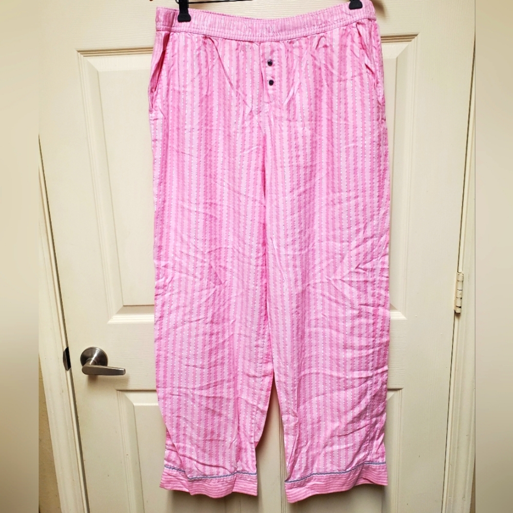 Victoria’s Secret pink striped pajama bottoms with fine silver stripe Sz Lg